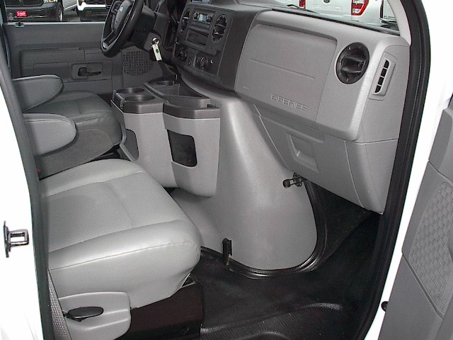Used 2024 Ford E-450 and Econoline 450 RWD image 14