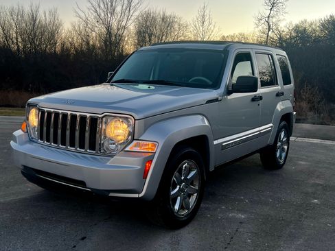 Used 2008 Jeep Liberty Limited image 1