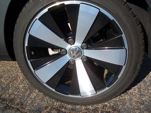 Used 2019 Volkswagen Golf 4-Door FWD image 9