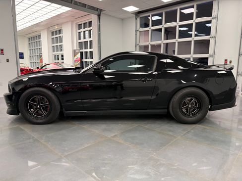 Used 2012 Ford Mustang GT image 9