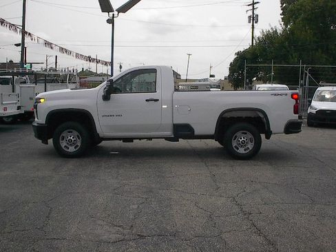 Used 2022 Chevrolet Silverado 2500 W/T AWD/4WD image 9