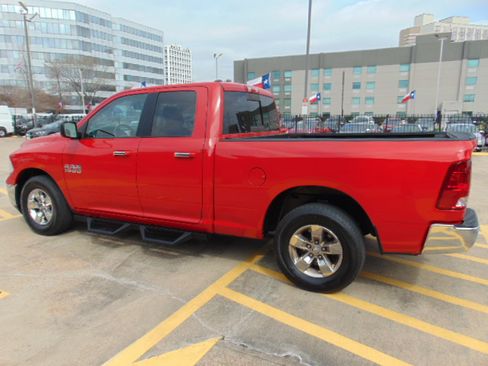 Used 2017 RAM 1500 SLT image 6