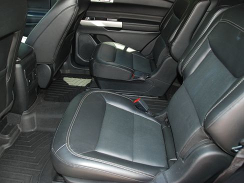 Used 2022 Ford Explorer 4WD Limited image 13
