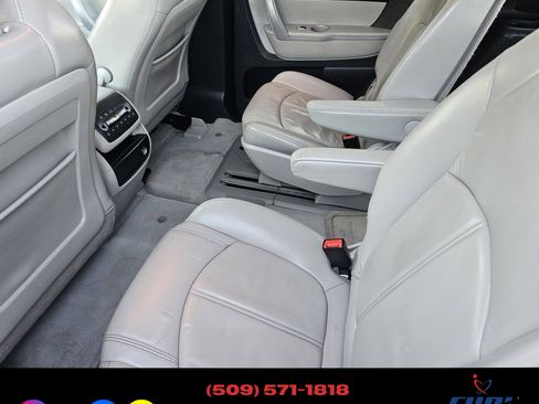 Used 2012 GMC Acadia SLT image 19