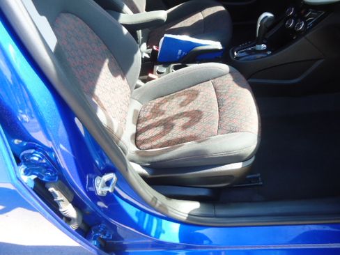 Used 2020 Chevrolet Sonic LT Hatchback FWD image 13