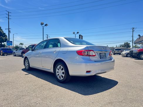 Used 2011 Toyota Corolla LE FWD image 5