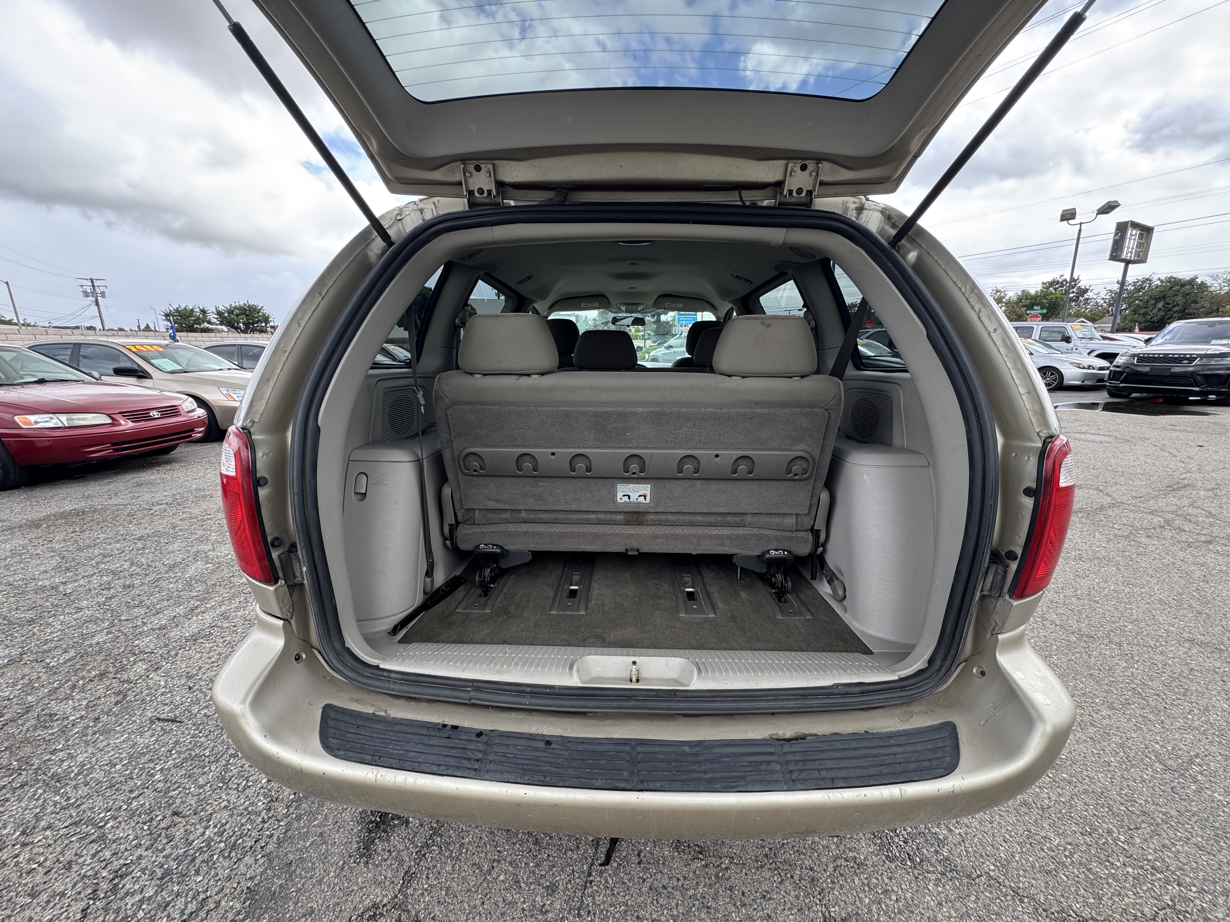 Used 2006 Chrysler Town & Country UNAVAIL FWD image 21