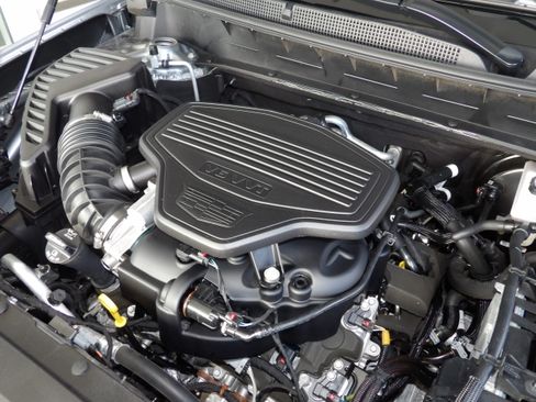 Used 2025 Cadillac XT6 Premium Luxury image 17