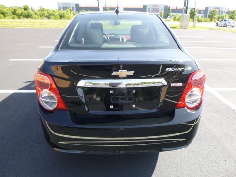 Used 2016 Chevrolet Sonic LT image 7