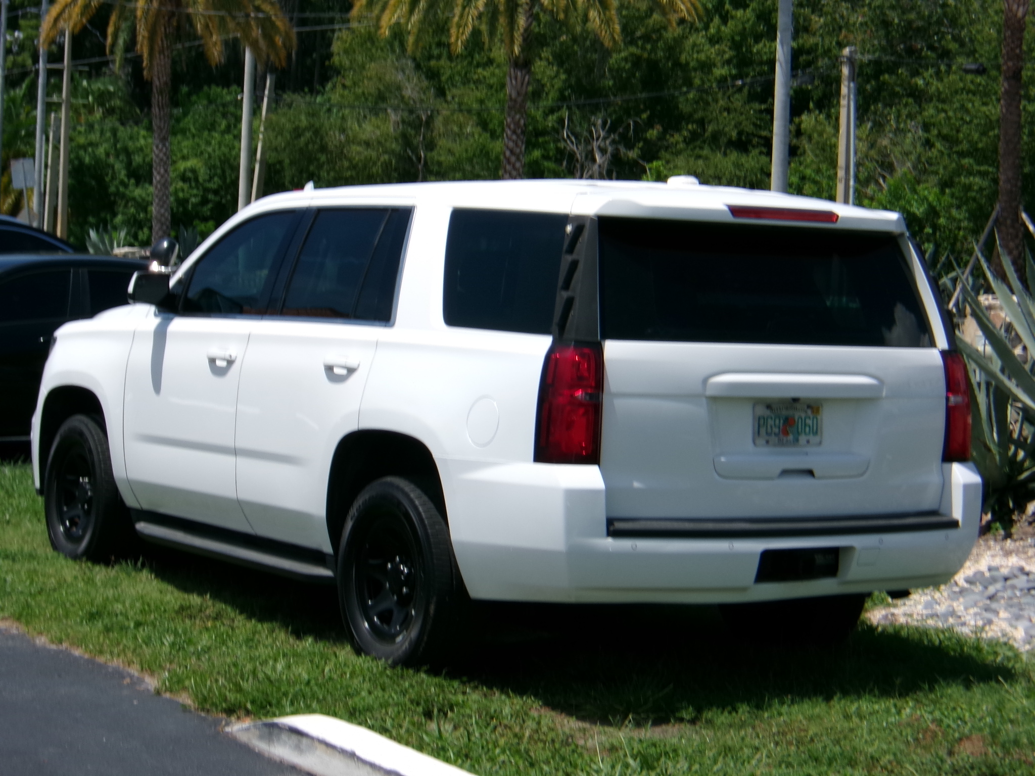 Used 2015 Chevrolet Tahoe 2WD image 3