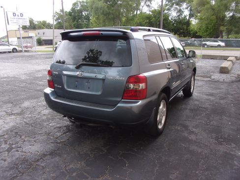 Used 2006 Toyota Highlander 4WD Limited V6 w/ 3rd Row image 4