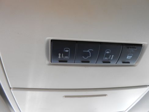 Used 2009 Dodge Grand Caravan SXT FWD image 14