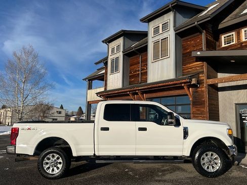 Used 2020 Ford F250 XLT image 3