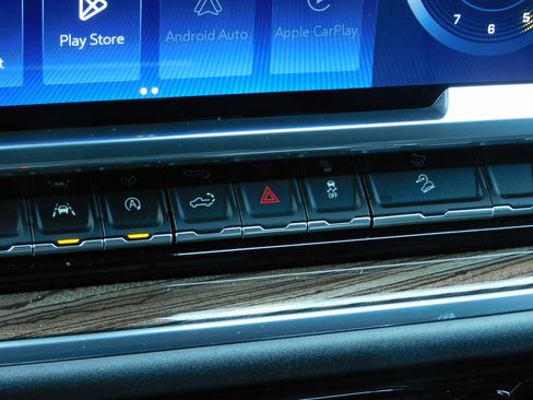 Used 2024 Chevrolet Silverado 1500 LT Z71 image 6