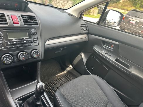 Used 2014 Subaru XV Crosstrek 2.0i Premium image 16