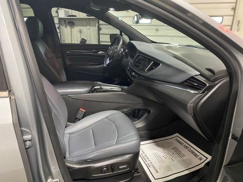 Used 2024 Buick Enclave FWD Essence image 28