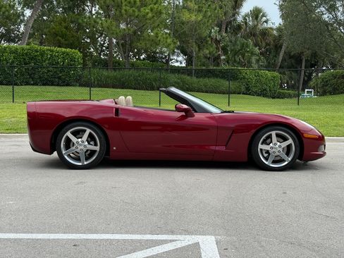 Used 2006 Chevrolet Corvette Convertible RWD image 10