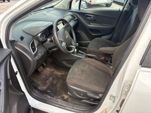 Used 2018 Chevrolet Trax AWD LS image 6