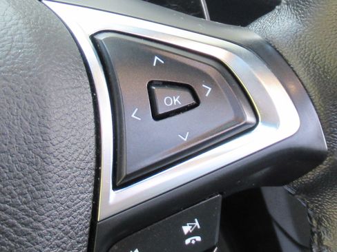 Used 2017 Ford Edge Titanium image 22