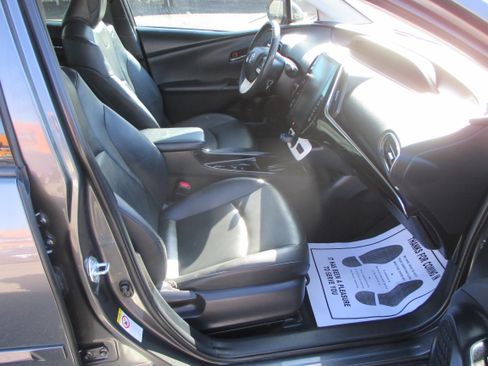 Used 2017 Toyota Prius Prime image 12