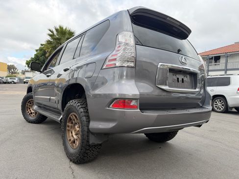 Used 2016 Lexus GX 460 image 9