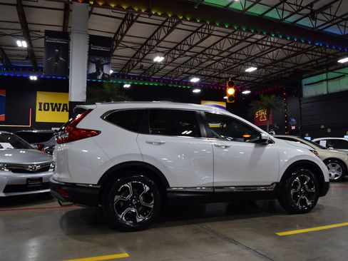 Used 2018 Honda CR-V Touring image 8