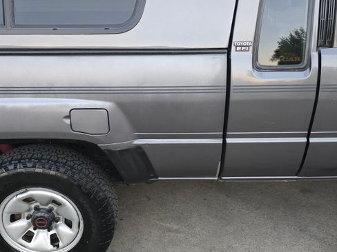 Used 1988 Toyota Pickup Deluxe image 19