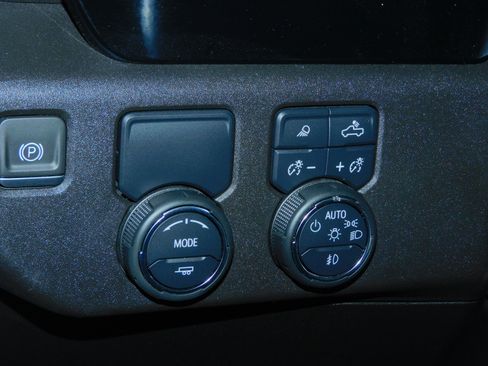 Used 2024 Chevrolet Silverado 1500 2WD Crew Cab RST image 29