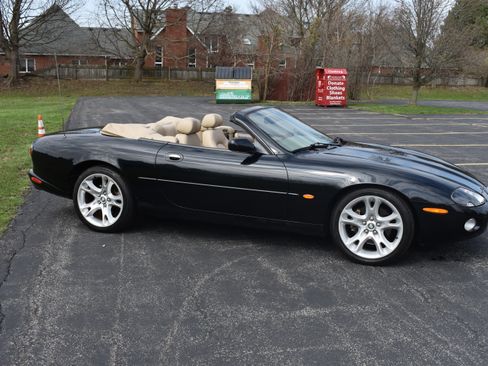 Used 2003 Jaguar XK8 RWD image 15