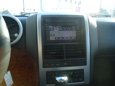 Used 2007 Mercury Mountaineer Premier image 17