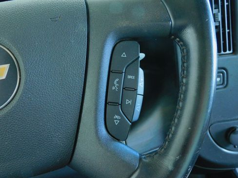 Used 2022 Chevrolet Express 3500 UNAVAIL RWD image 25