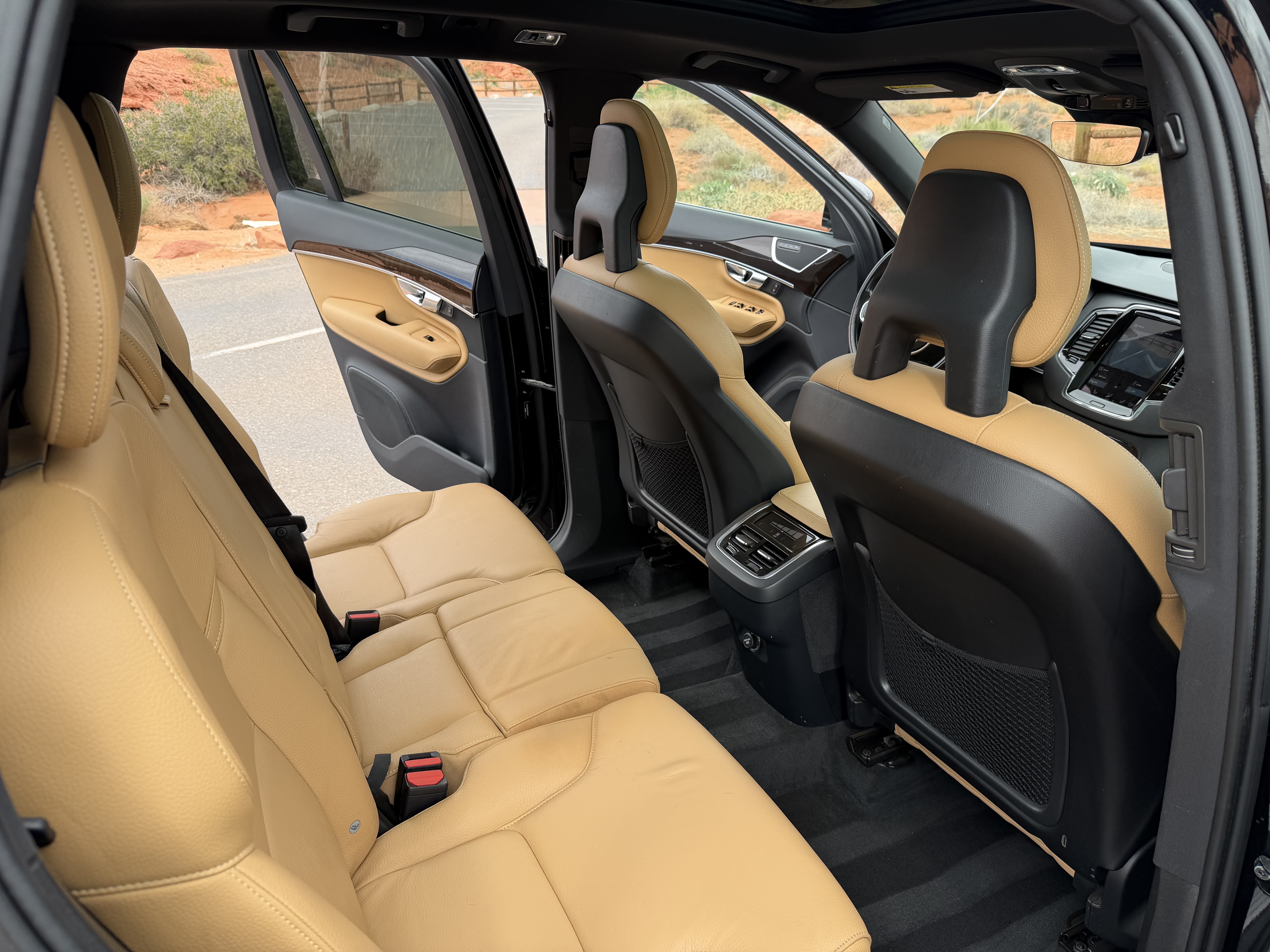 Used 2017 Volvo XC90 AWD T6 Momentum image 22