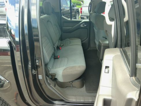 Used 2007 Nissan Frontier 4x4 Crew Cab NISMO image 30