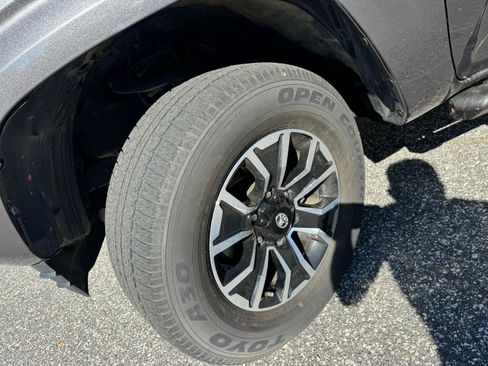 Used 2020 Toyota Tacoma SR image 22