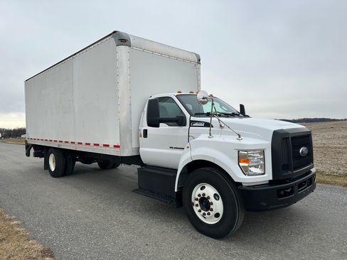Used 2017 Ford F650 2WD Regular Cab Super Duty image 1