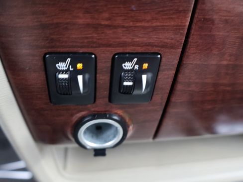 Used 2014 Toyota Sienna XLE image 29