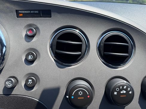 Used 2007 Pontiac Solstice GXP image 9