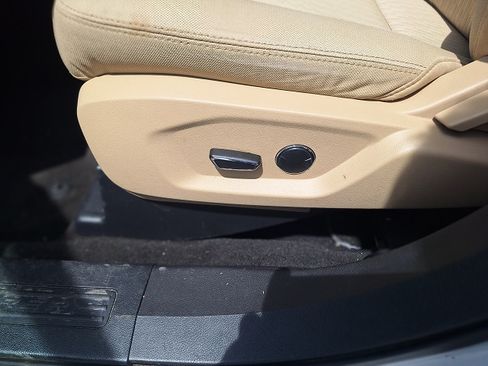 Used 2016 Ford Explorer image 20