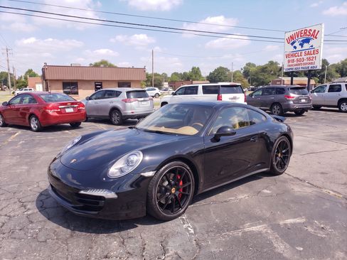 Used 2014 Porsche 911 Carrera 4S image 2