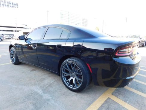 Used 2022 Dodge Charger SXT image 5