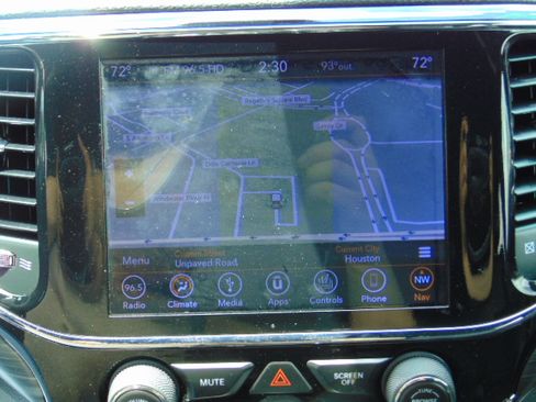 Used 2019 Jeep Grand Cherokee Altitude image 17