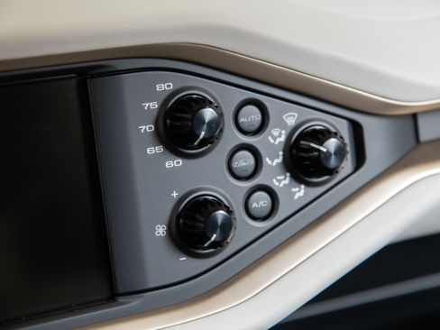 Used 2022 Ford GT RWD image 68
