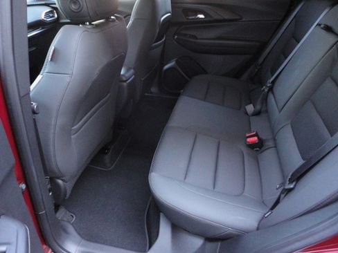 Used 2023 Chevrolet TrailBlazer FWD RS image 17