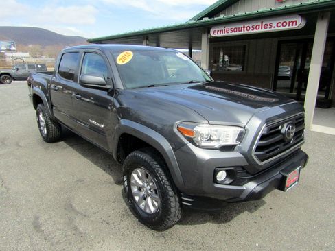 Used 2018 Toyota Tacoma SR5 image 2