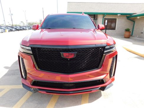 Used 2023 Cadillac Escalade V image 3