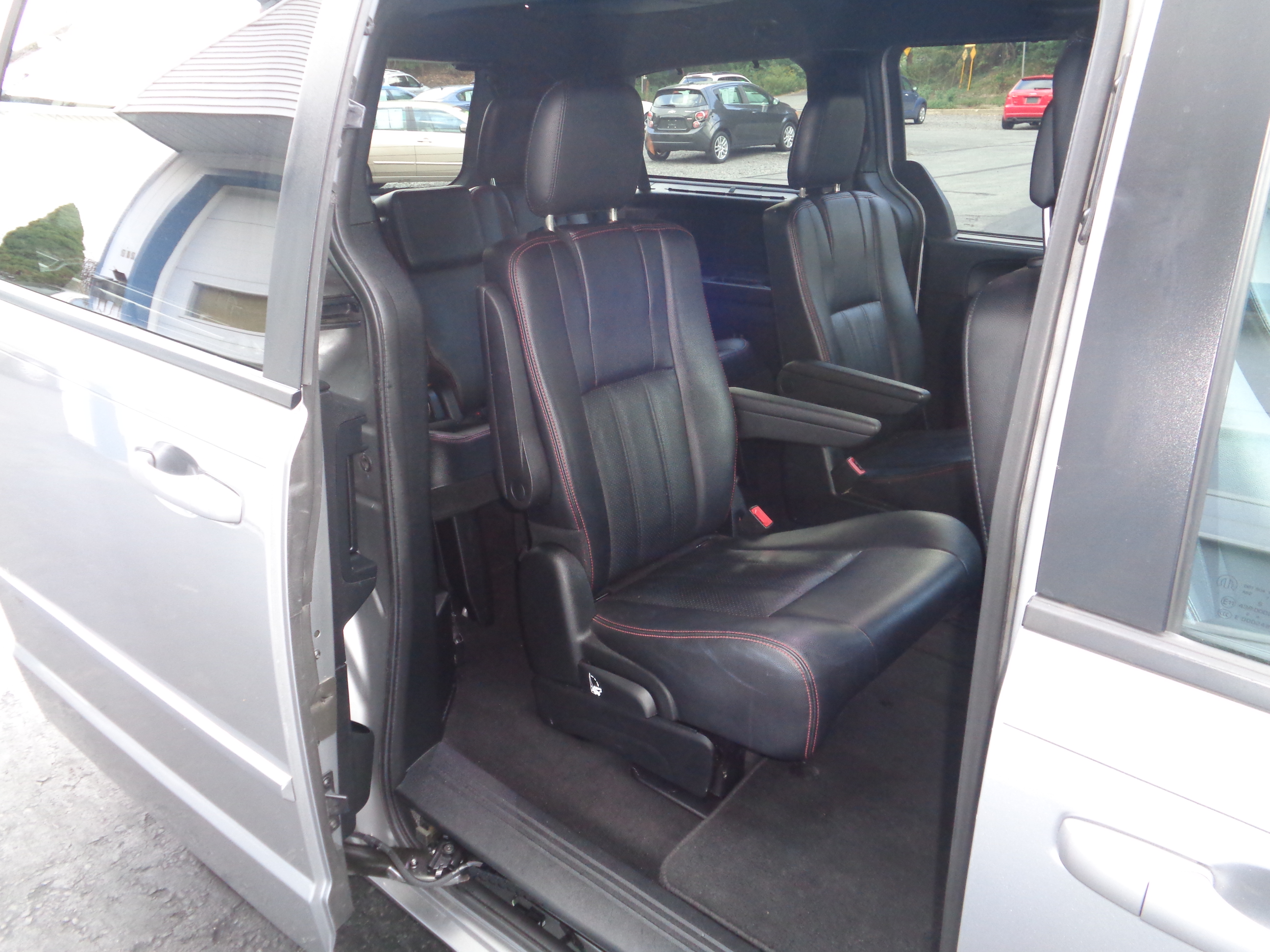 Used 2017 Dodge Grand Caravan GT FWD image 8