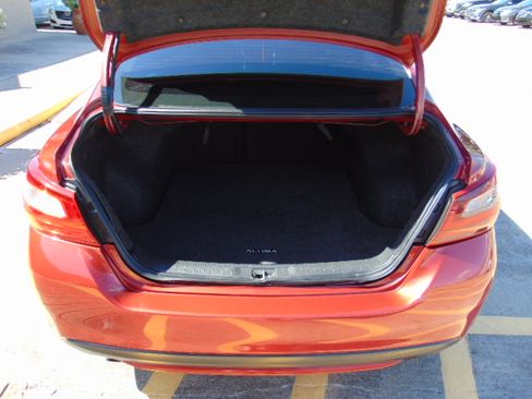 Used 2017 Nissan Altima 2.5 SR image 8