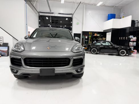 Used 2018 Porsche Cayenne S image 8