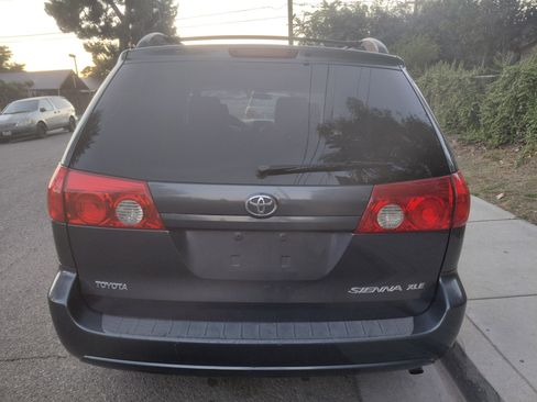 Used 2007 Toyota Sienna XLE image 6