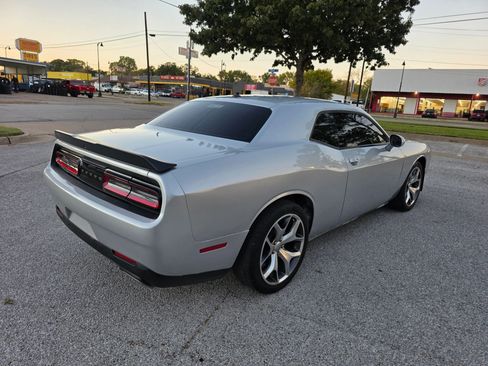 Used 2020 Dodge Challenger R/T image 5